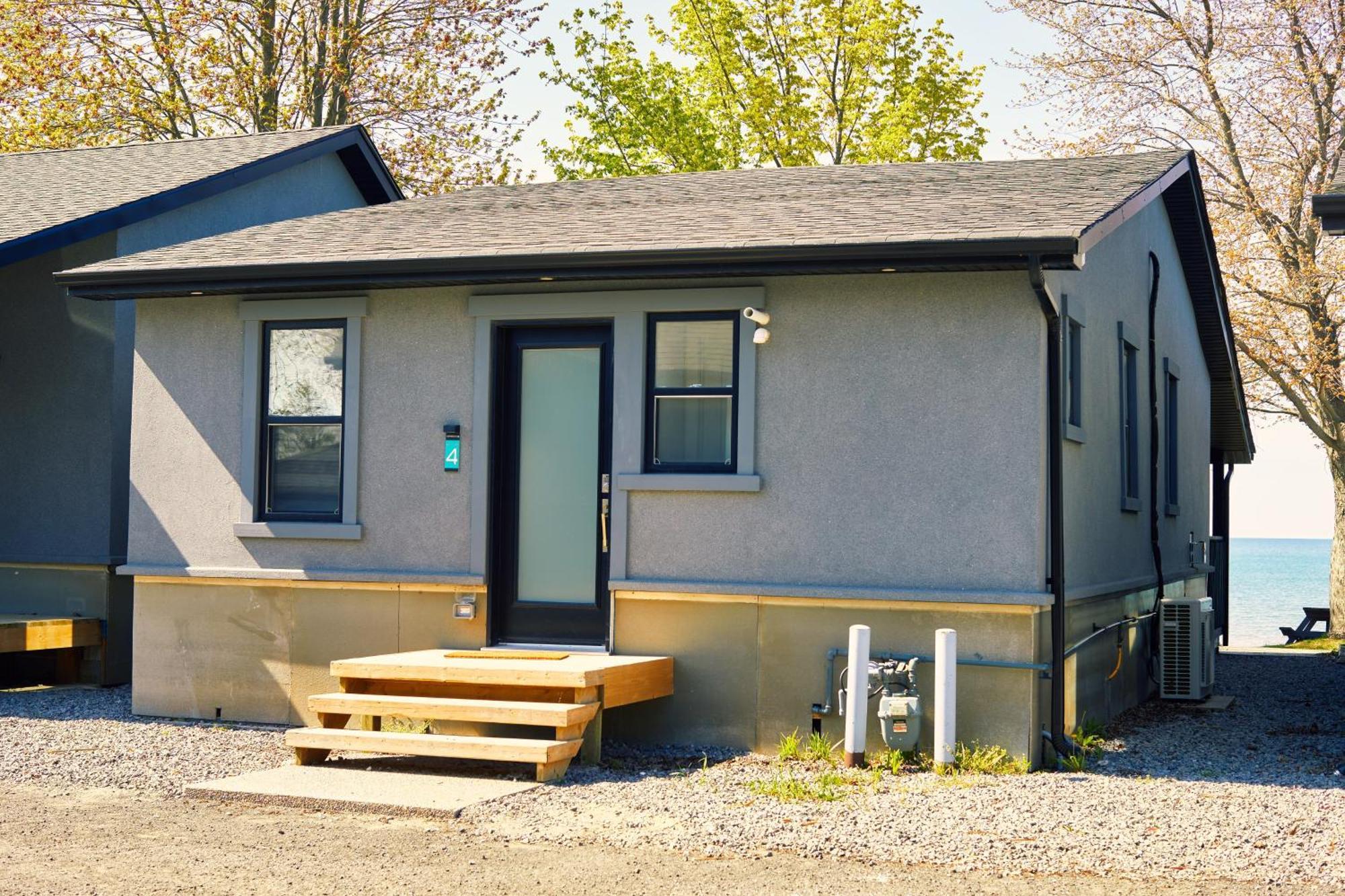 The Long Beach Resort - Beachfront Cottages & Townhouse Suites Wainfleet المظهر الخارجي الصورة